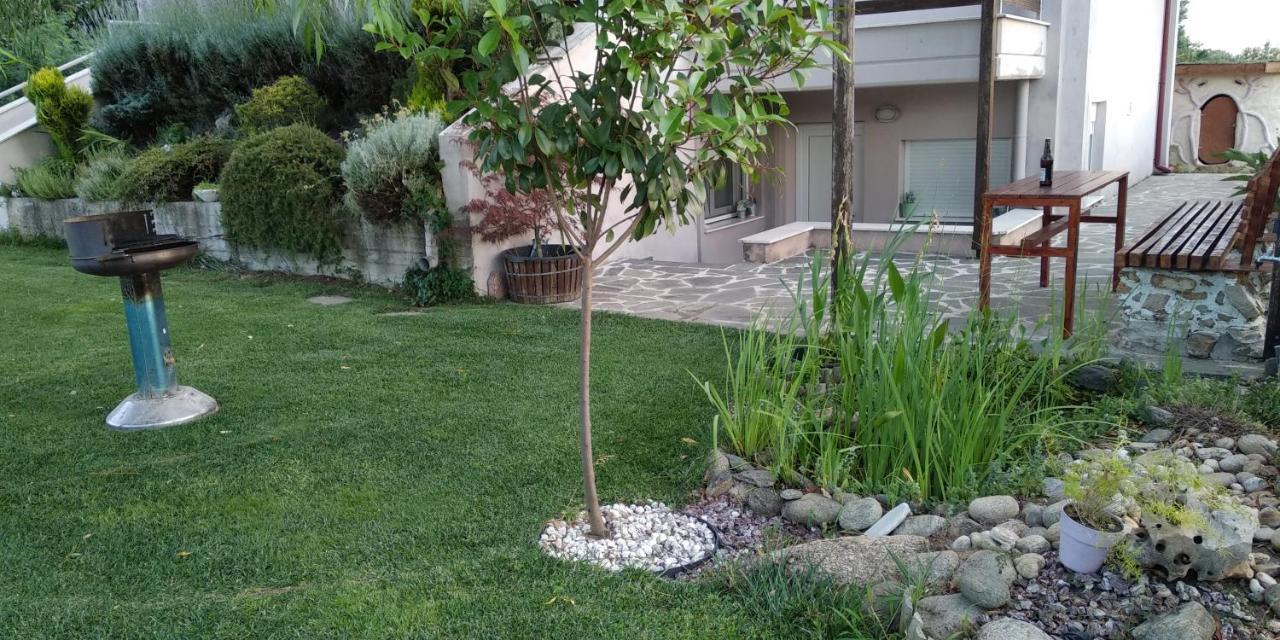 Guesthouse With Garden Komotini Exterior photo